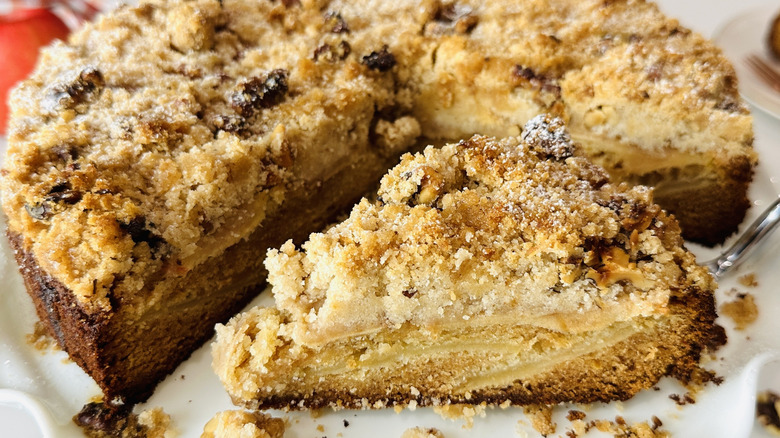 Honey apple crumb cake
